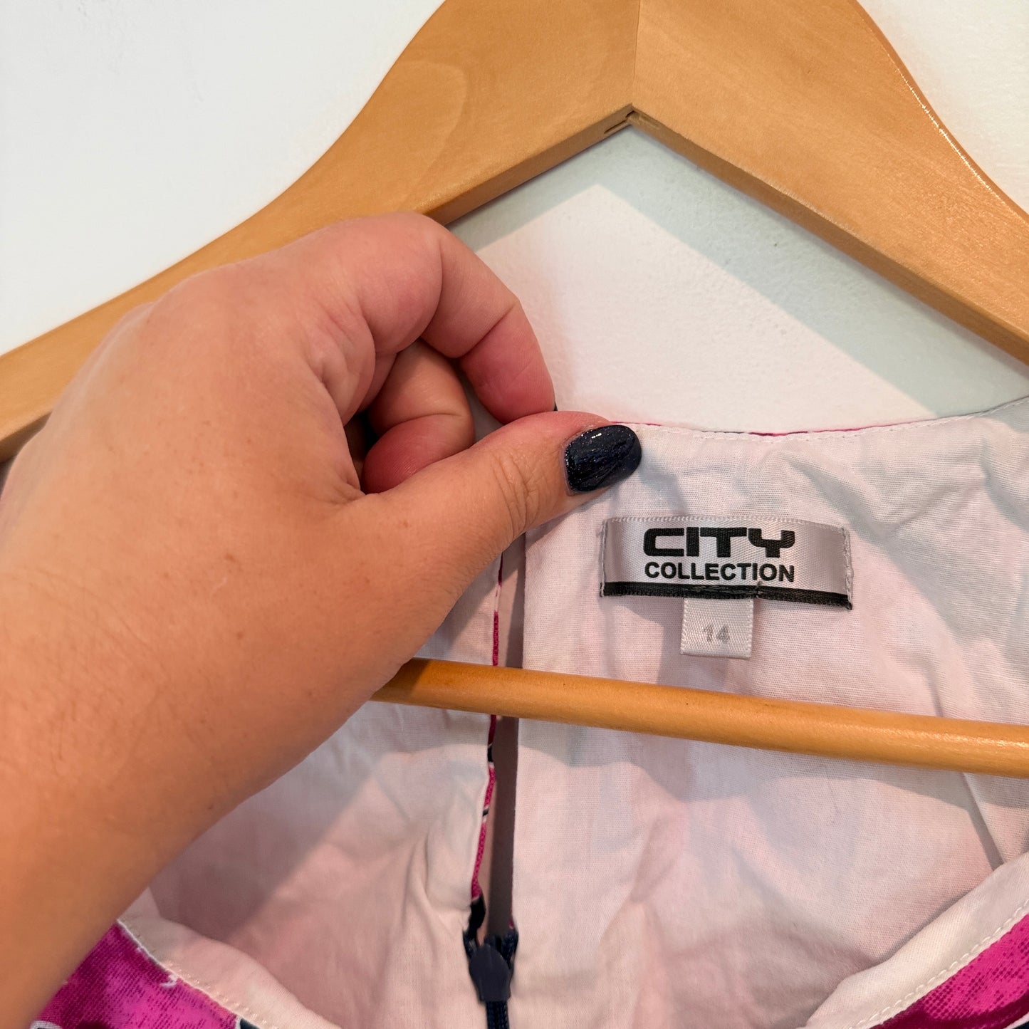 City Collection Size 14 Floral Sleeveless Dress