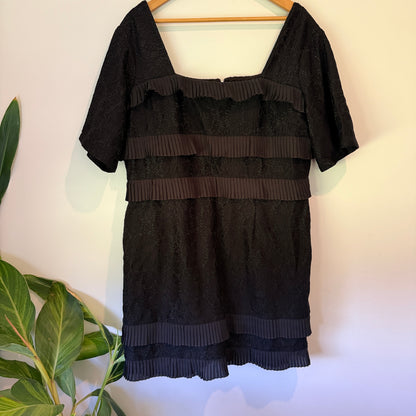 Atmos & Here U/Arm to U/Arm 61cm Short-Sleeved Tunic