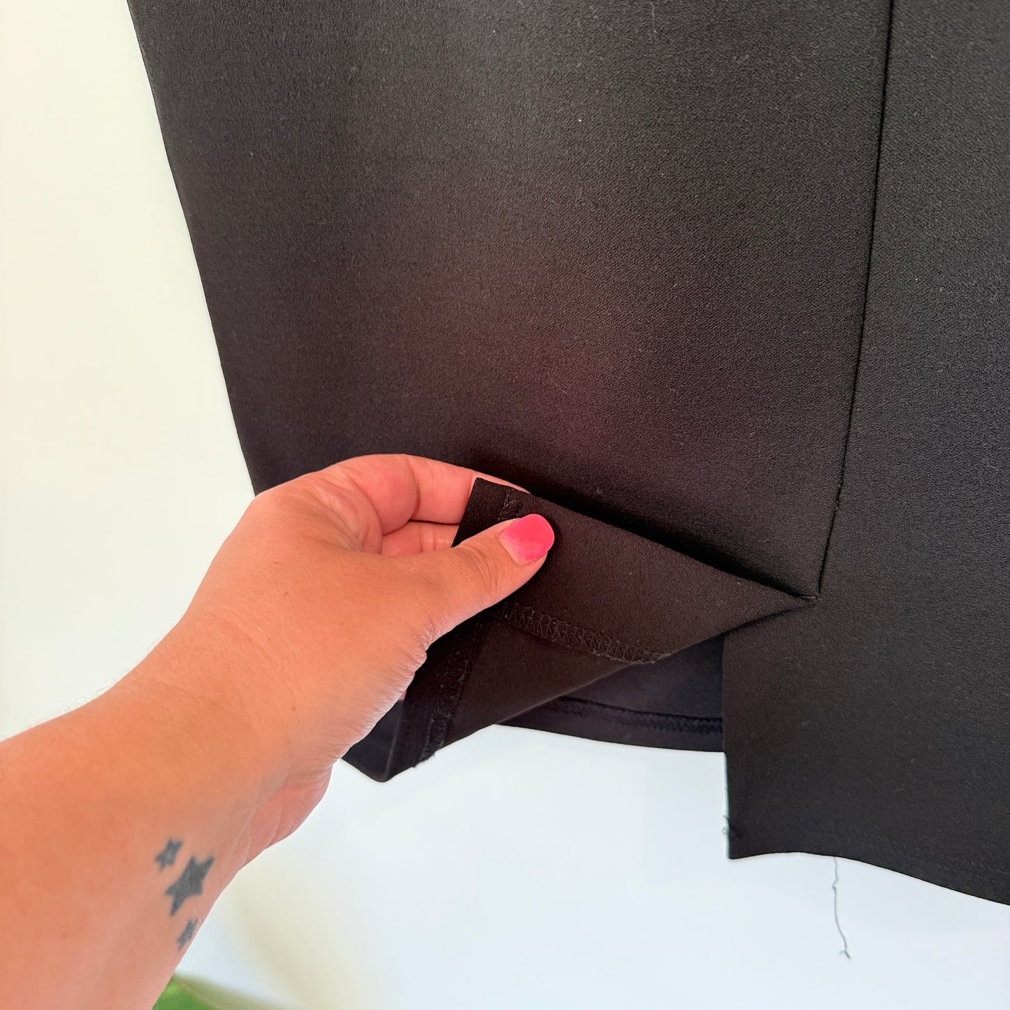 Pagani Size 12 Black Pencil Skirt