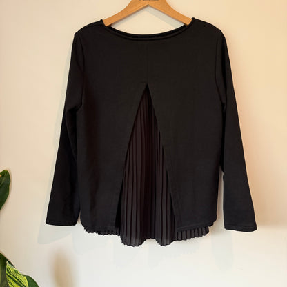 LeShop Size M Black Pleated Back Top