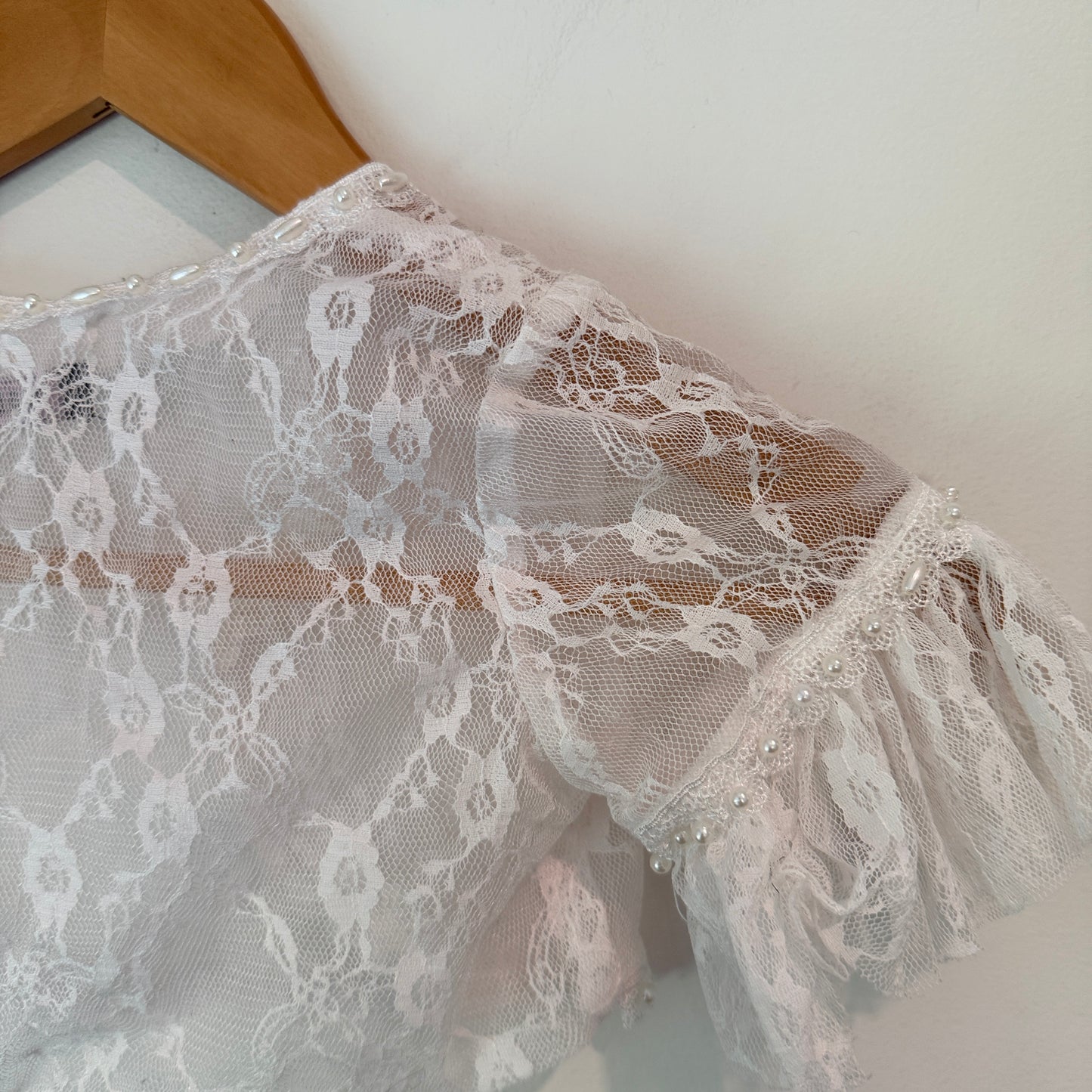 Mack Size 4 | U/Arm to U/Arm 31cm Lace Bolero Shrug