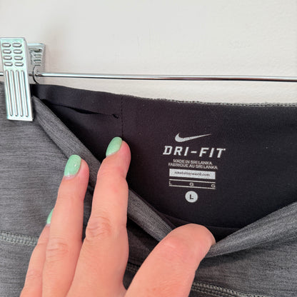 Nike Size L Capri Leggings