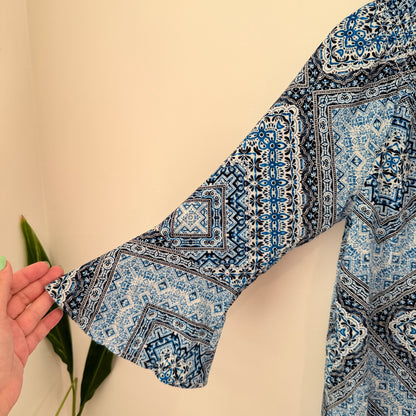 Brand Unknown Patterned Top | U/Arm to U/Arm 46cm