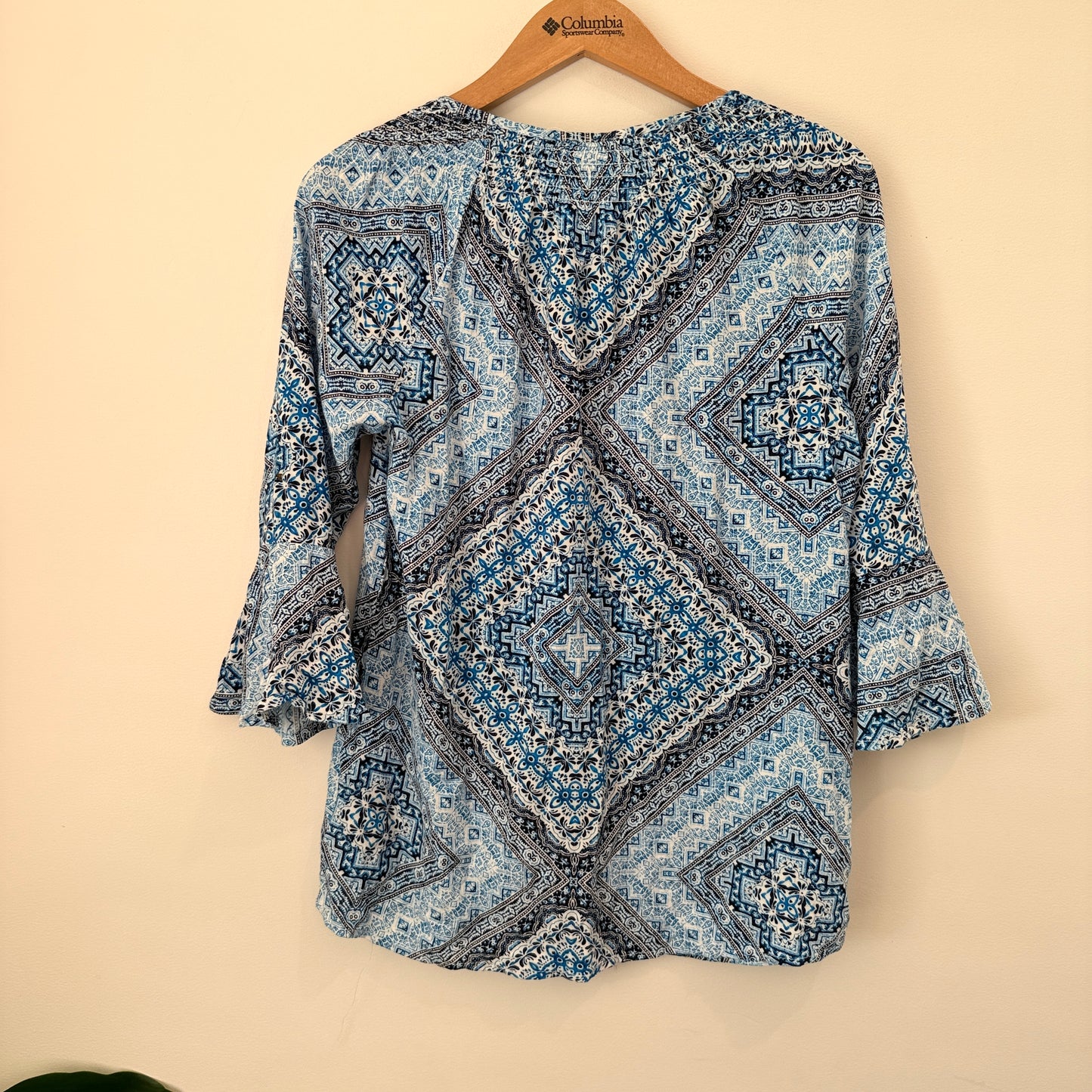 Brand Unknown Patterned Top | U/Arm to U/Arm 46cm