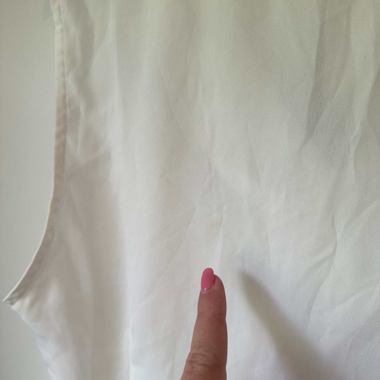 Shanton White 'Cloud' V-Neck Sleeveless Top with Zip Detail - Size 16