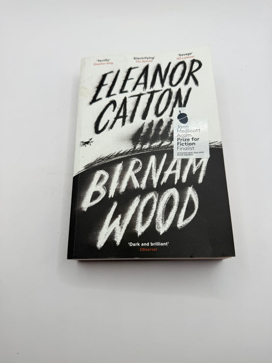 Birnam wood by eleanor catton - print books printed media