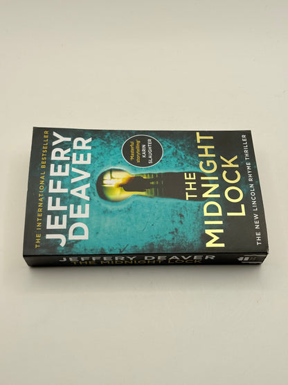The midnight lock by jeffery deaver - print books printed media