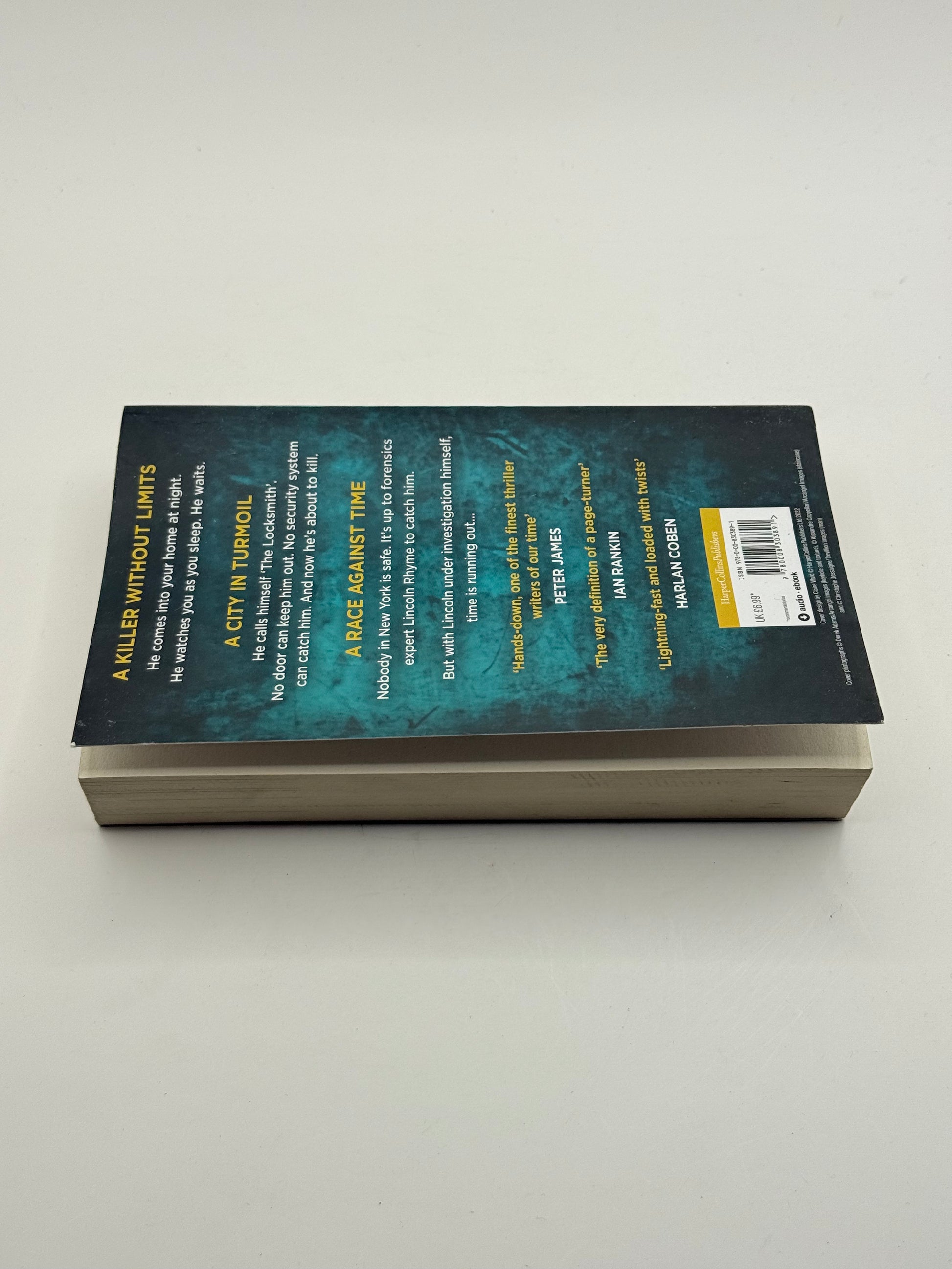 The midnight lock by jeffery deaver - print books printed media