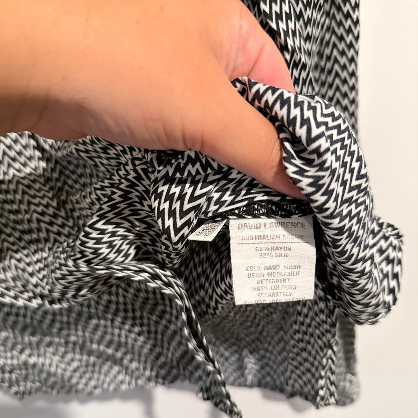 David Lawrence Size 10 V-Neck Silk Blend Long-Sleeve Blouse