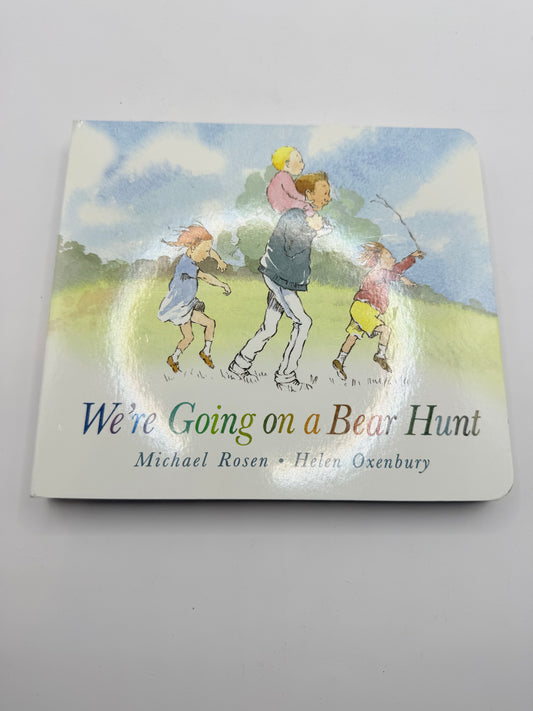 We’re going on a bear hunt – board book | michael rosen & helen oxenbury | classic storytime favourite - print books