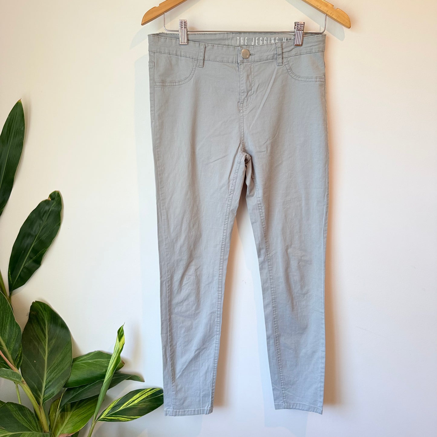 The Jeggings Mid Rise Size 8 Khaki Skinny Pants