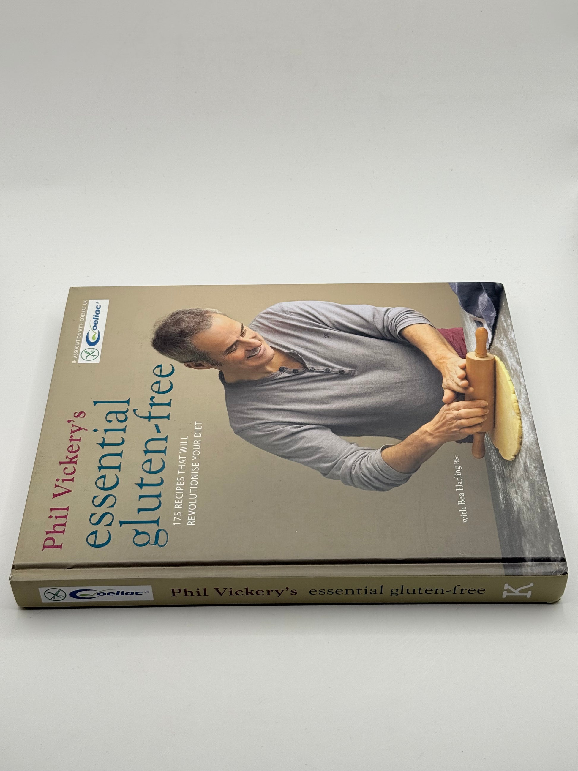 Phil vickery’s essential gluten-free by phil vickery with bea harling bsc - print books printed media