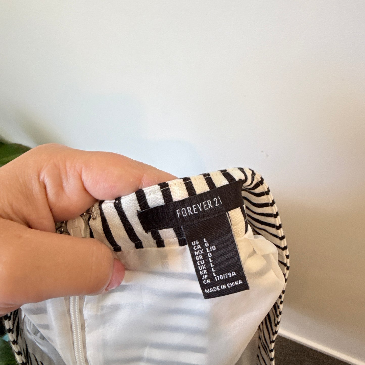 Forever 21 Striped Pleated Mini Skirt Black & White - Size L