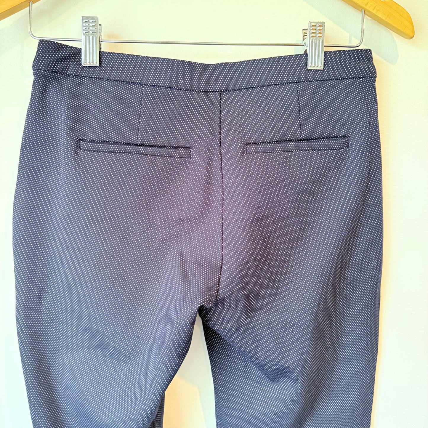 Liverpool Size 0/25 Dark Blue Skinny Leg Pants