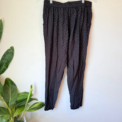 Max Size 10 Black Patterned Elastic Waist Pants