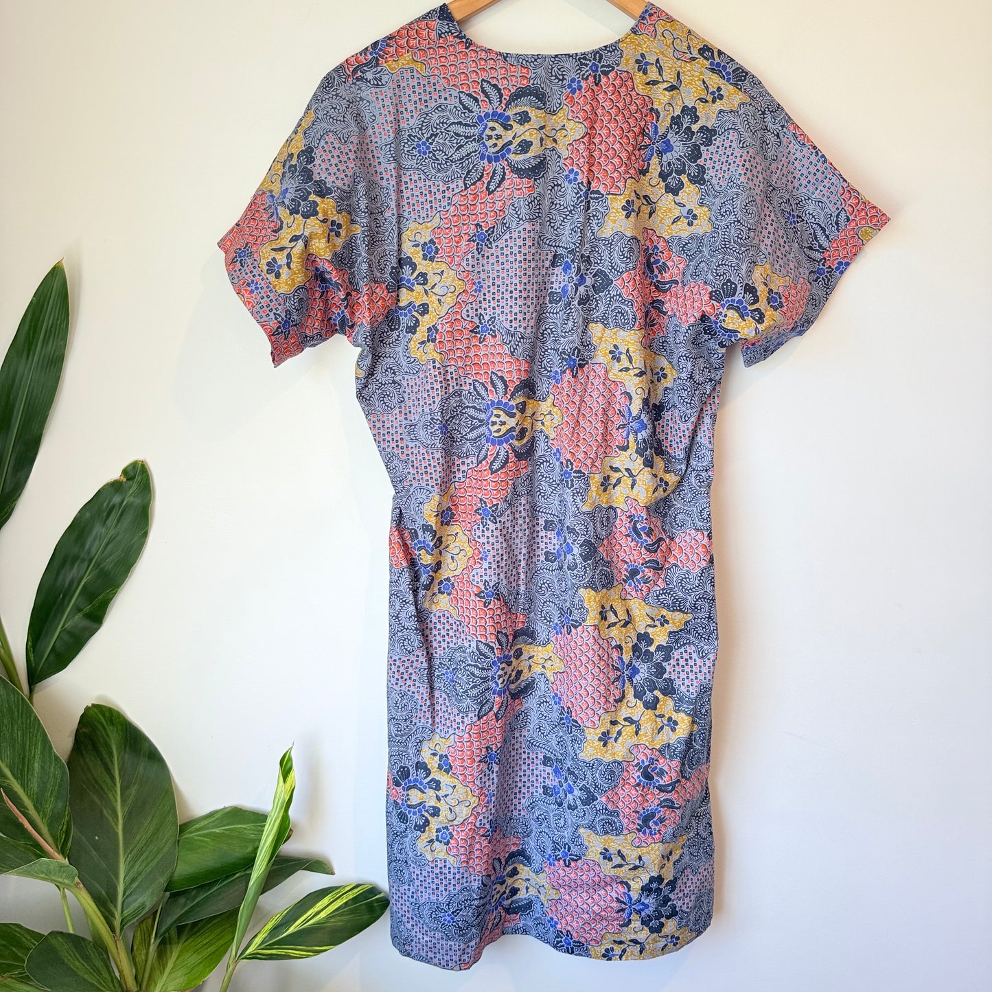 Patterned V-Neck Dress U/Arm 57cm