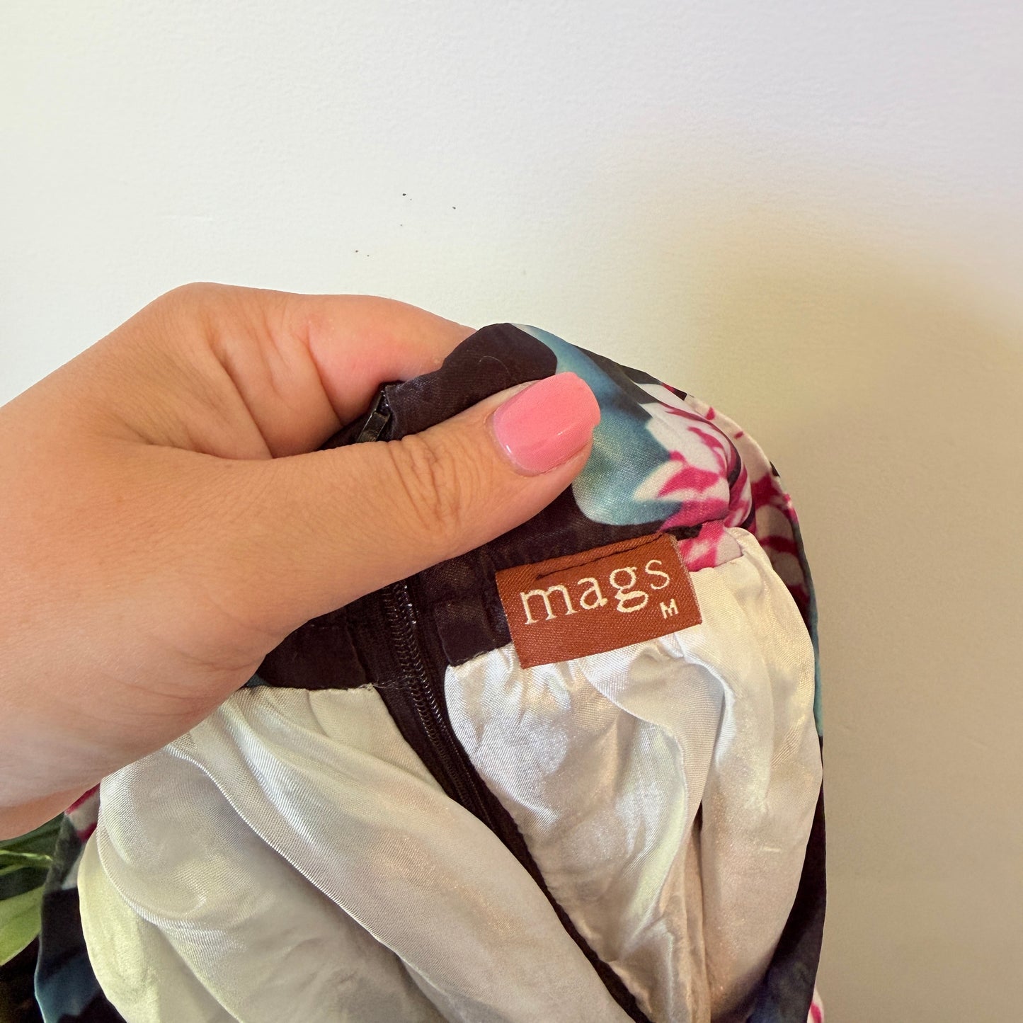 Mags Floral Satin Look Skirt Black & Pink - Size M