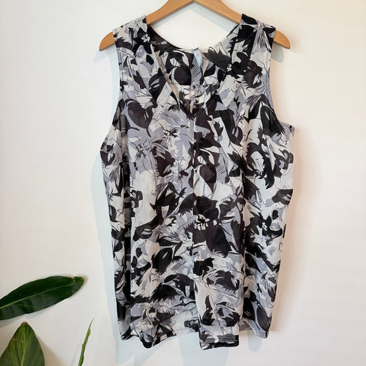 Amie Size 16 Sleeveless Floral Print Blouse
