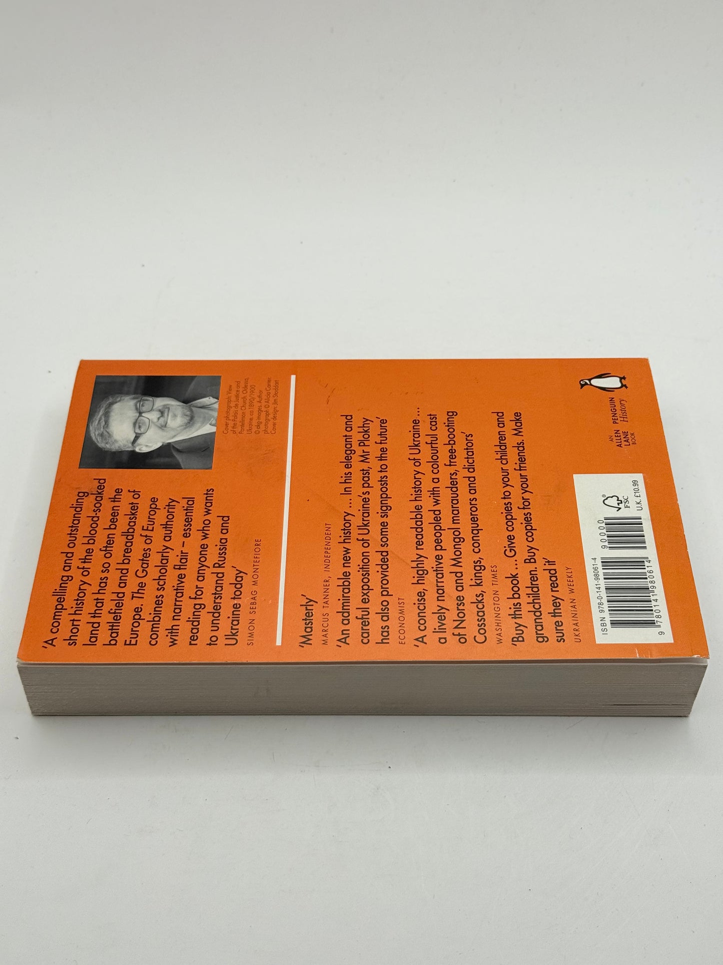 The gates of europe: a history of ukraine by serhii plokhy - print books printed media