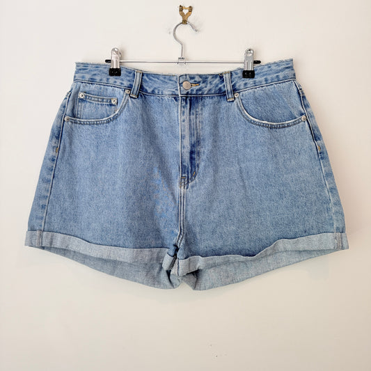 Glassons Size 16 Cuffed Denim Shorts