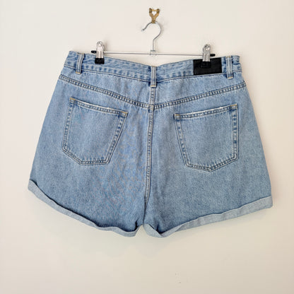 Glassons Size 16 Cuffed Denim Shorts