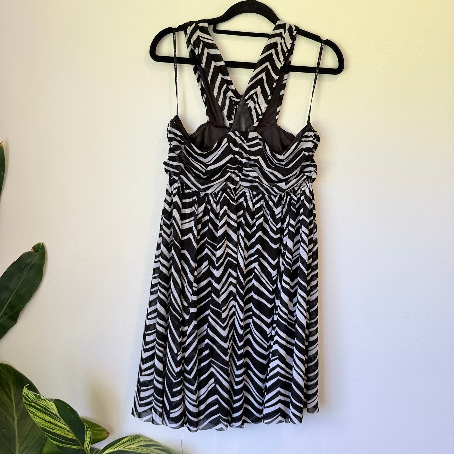 ChicaBooti Black & White Chevron Halter Dress - Size L