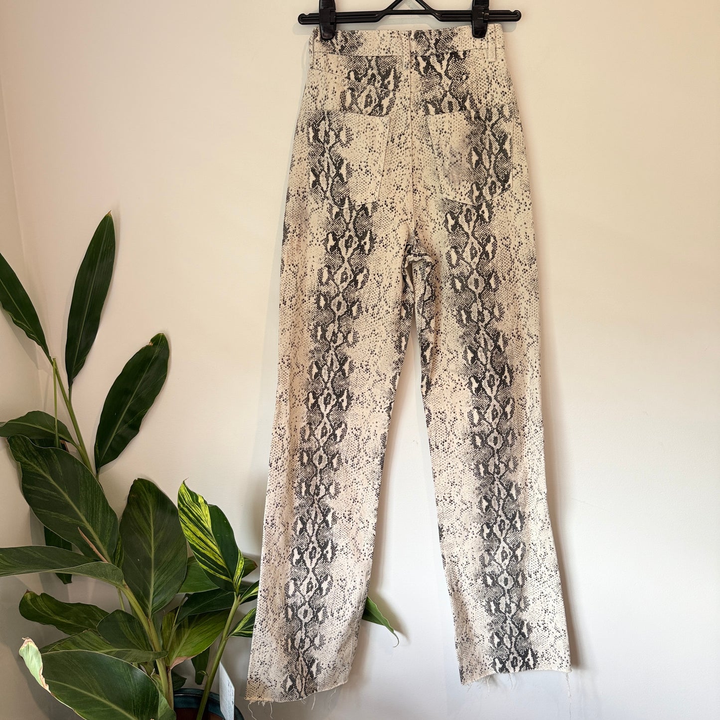 Zara Size 6 ZW Premium Snake Print Raw Hem Jeans