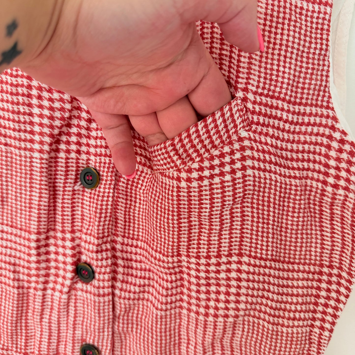 Hannoh Wessel Size 40 Red & White Plaid Vest