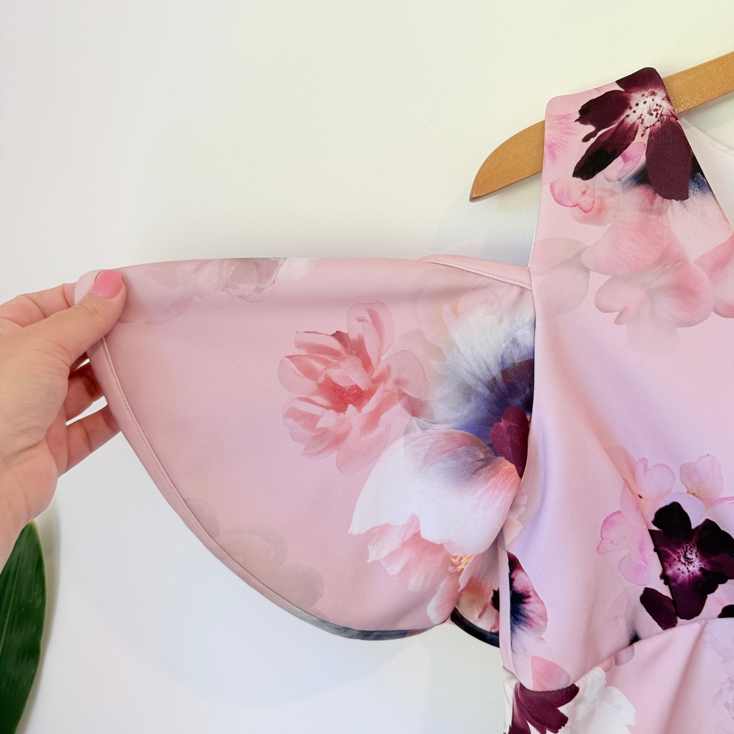 Girls on Film Size 12 Pink Floral Cold-Shoulder Bodycon Dress