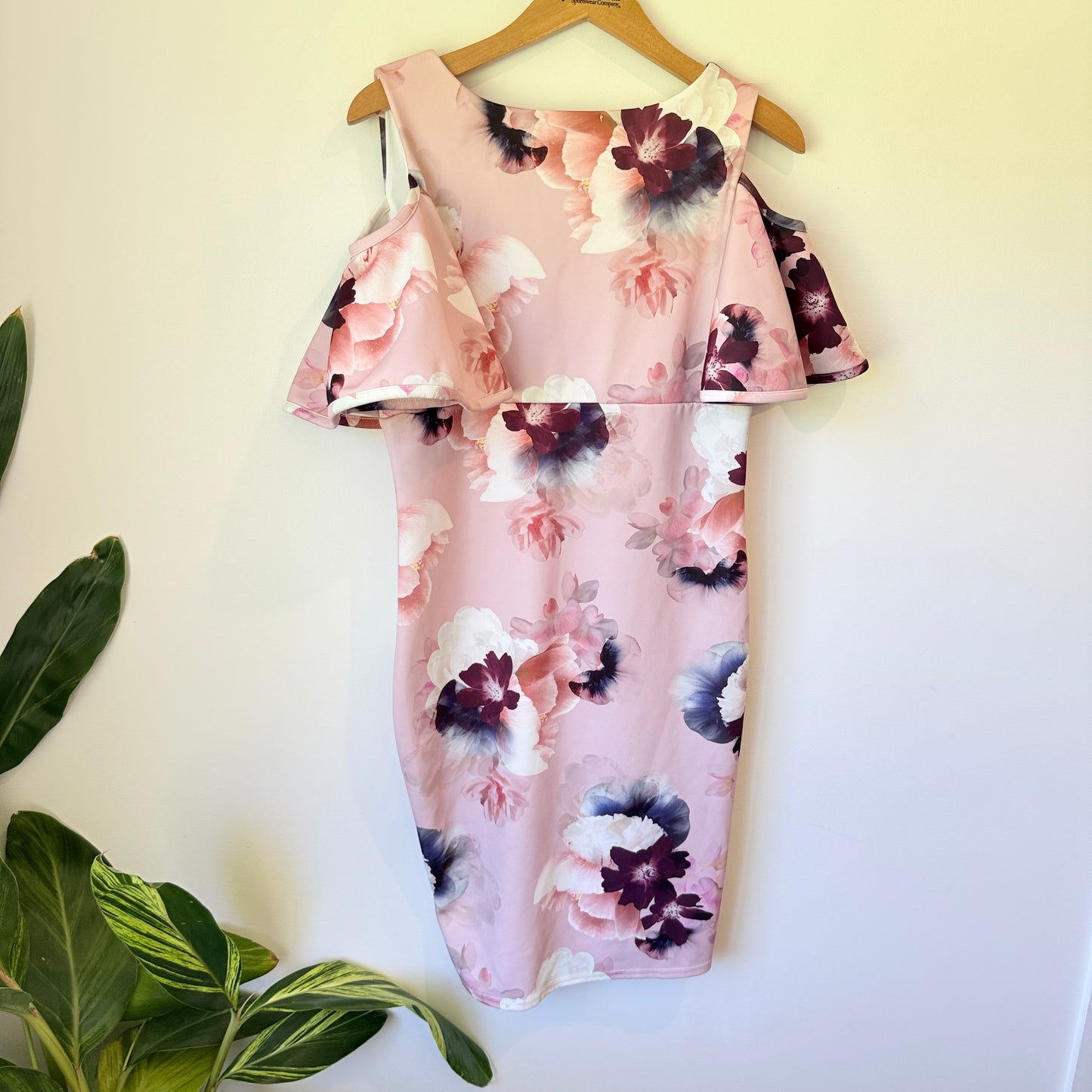 Girls on Film Size 12 Pink Floral Cold-Shoulder Bodycon Dress