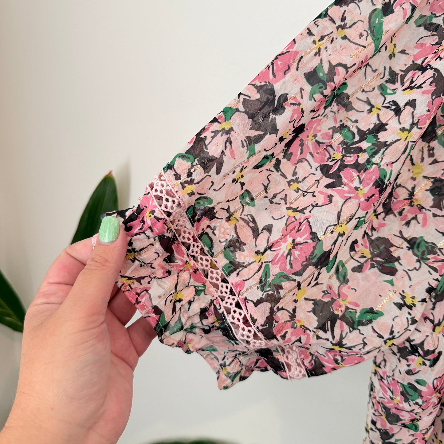 Coco & Belle Size L Floral Print Top