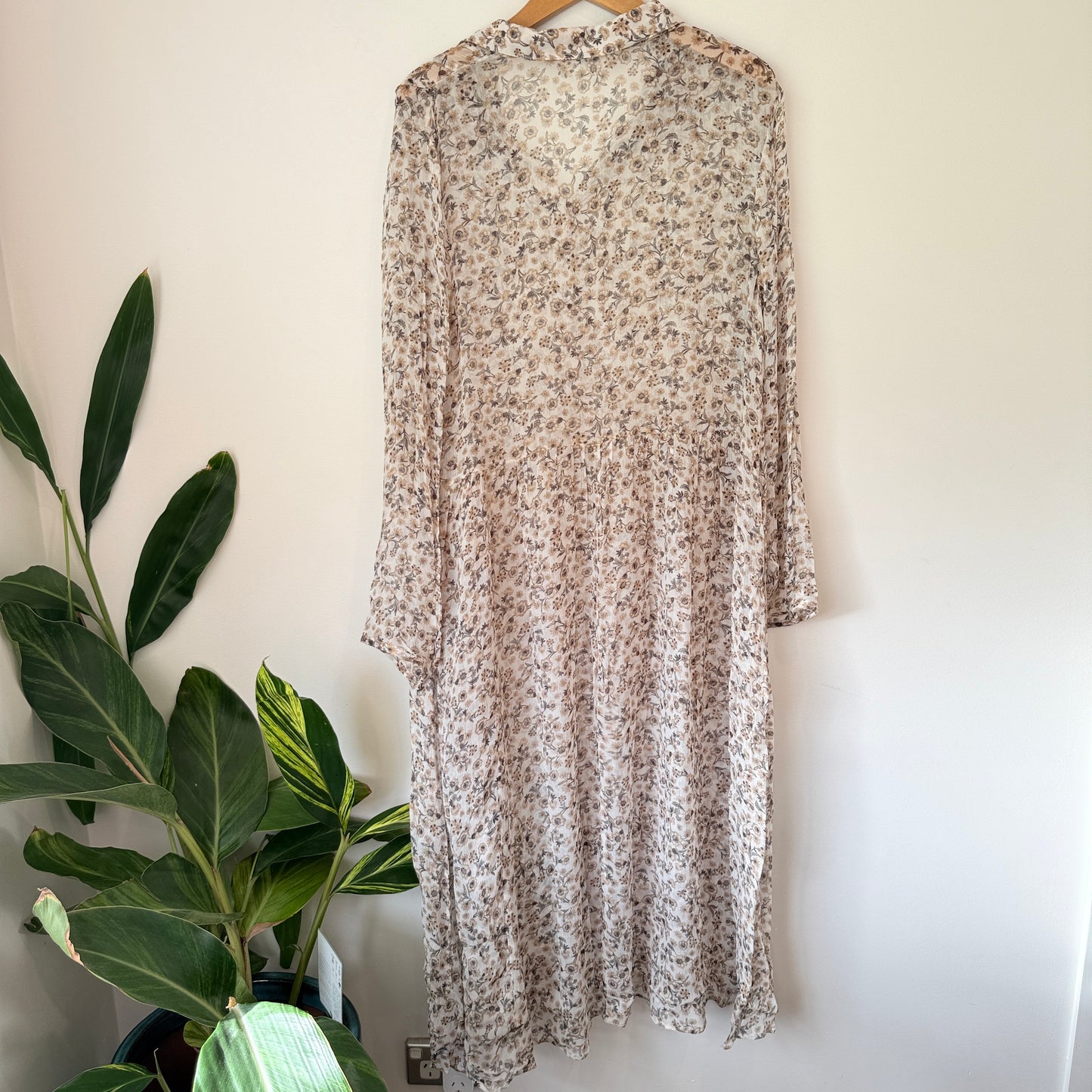 Max Size S Beige Floral Midi Dress