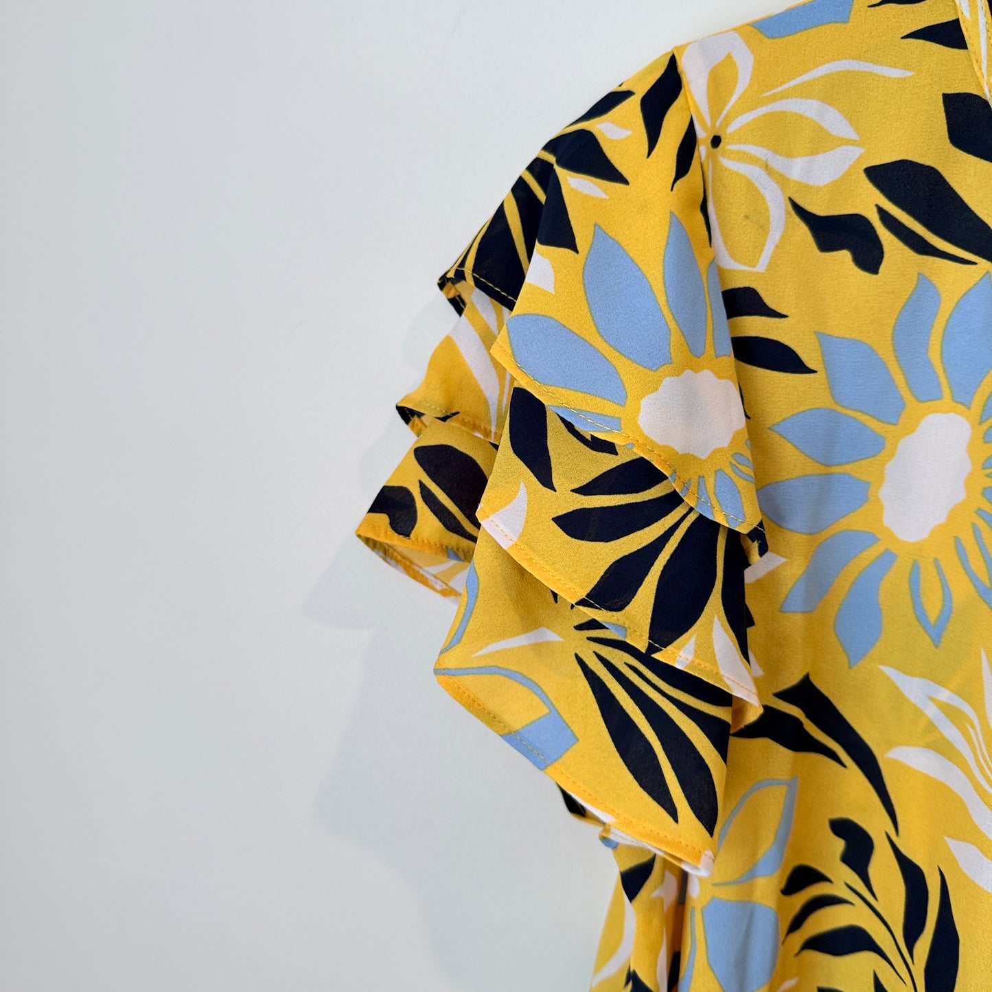 Liz Claiborne Size XXL Floral Print Flutter Sleeve Blouse