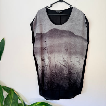 Whistle Size 10 Print Sleeveless Tunic Top