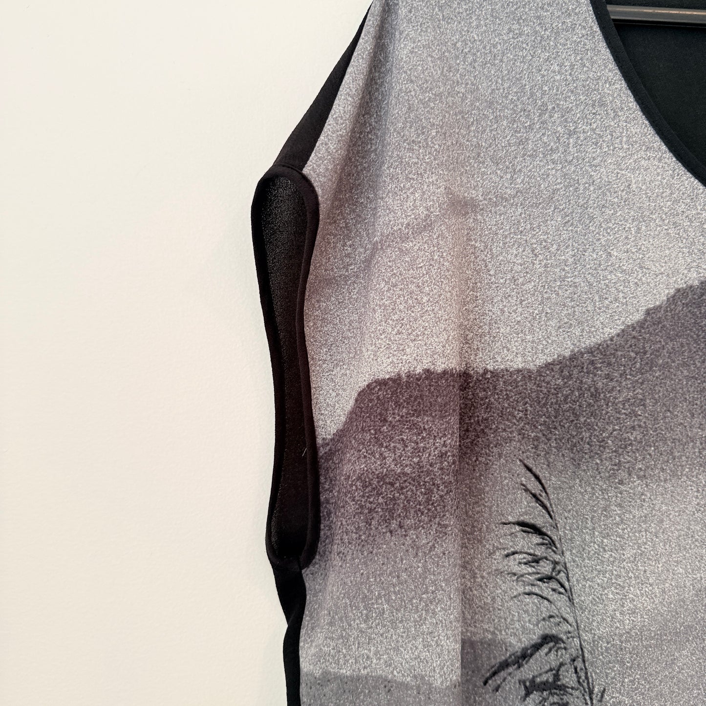 Whistle Size 10 Print Sleeveless Tunic Top