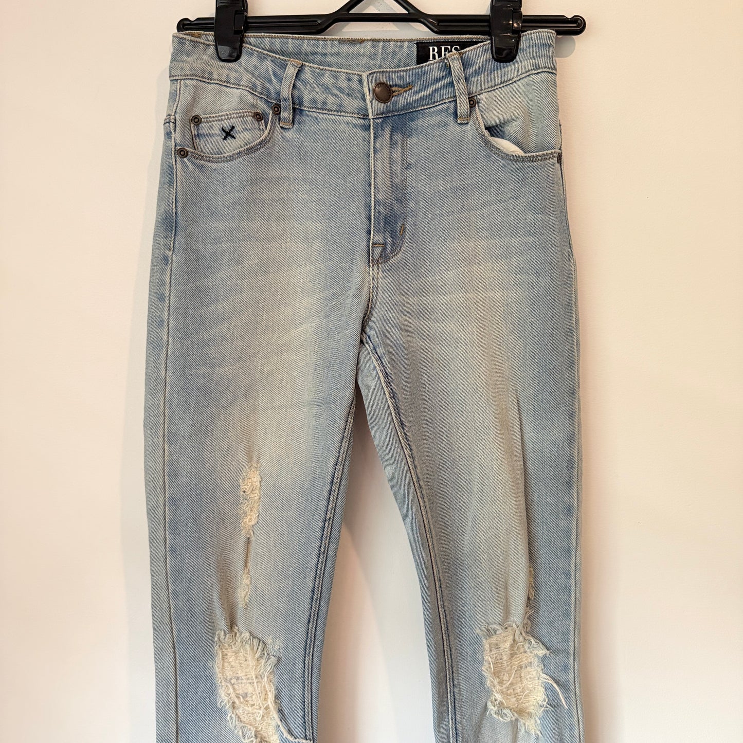 RES Size 26 Light Wash Distressed Slim Fit Denim Jeans