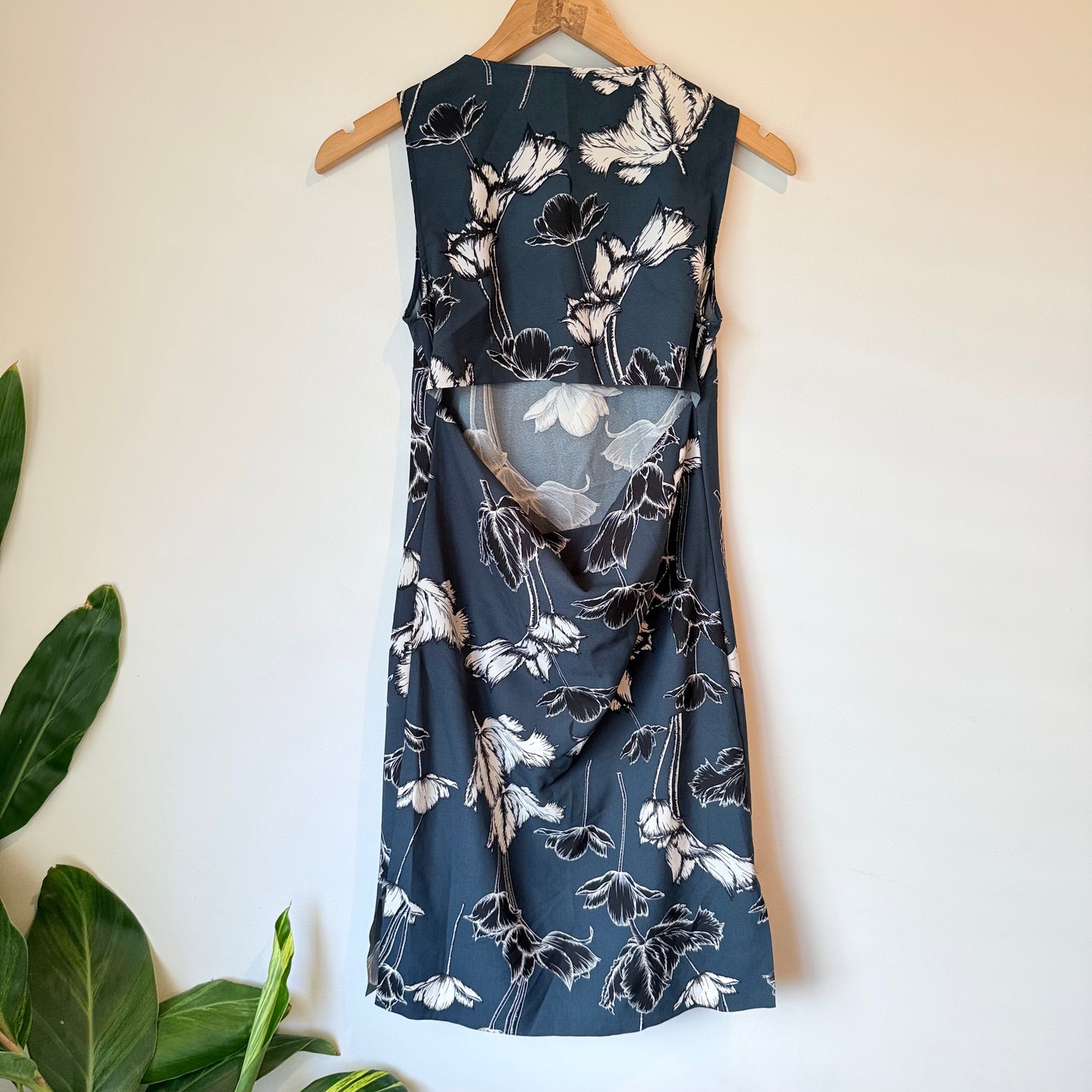 Glassons Size 6 Cut Out Back Midi Dress