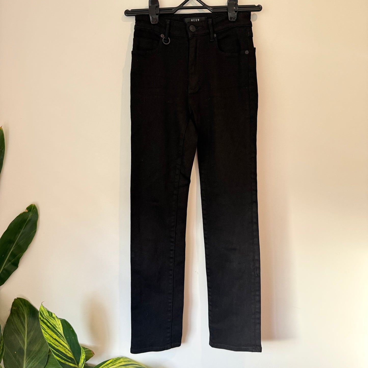 NEUW Size 6S Black Denim Jeans