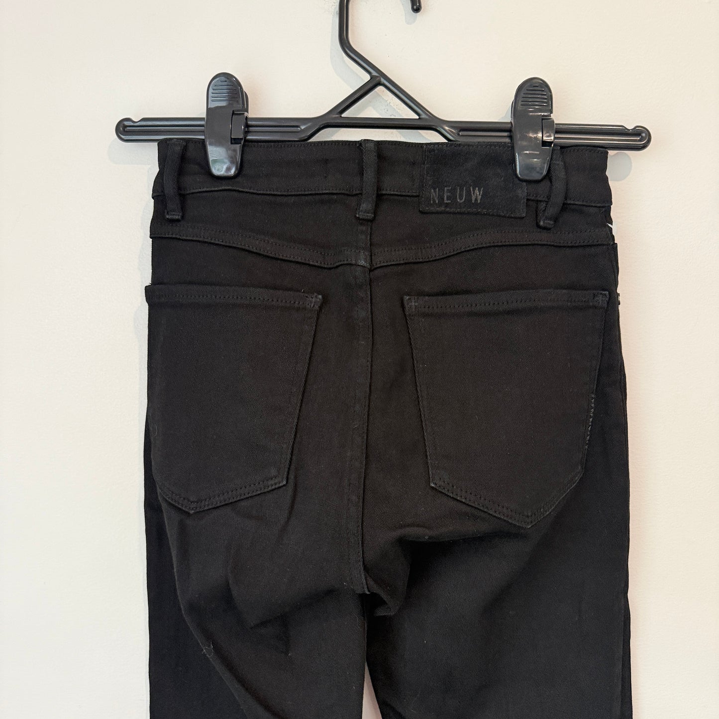 NEUW Size 6S Black Denim Jeans