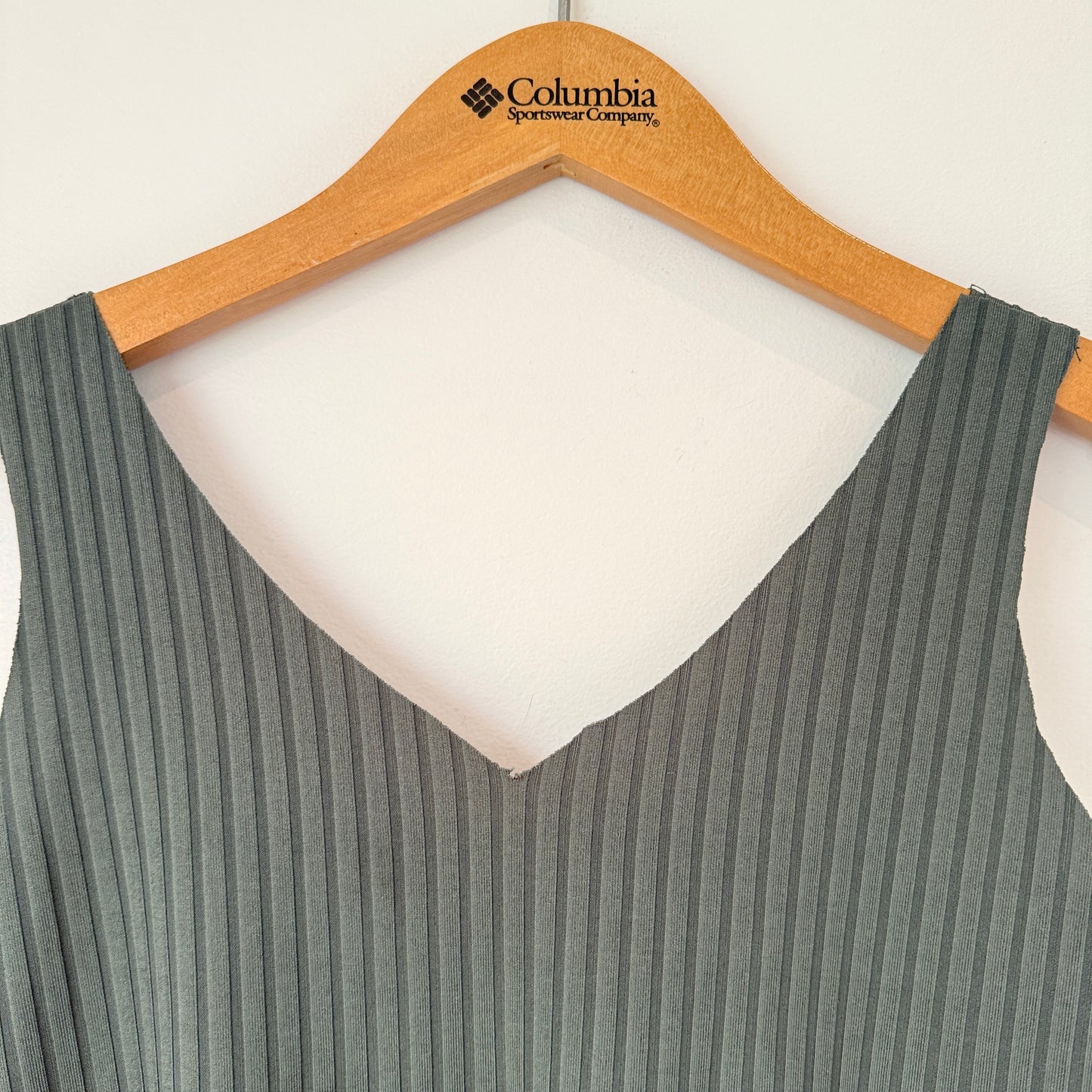 NET Collection Size S Sleeveless V-Neck Top