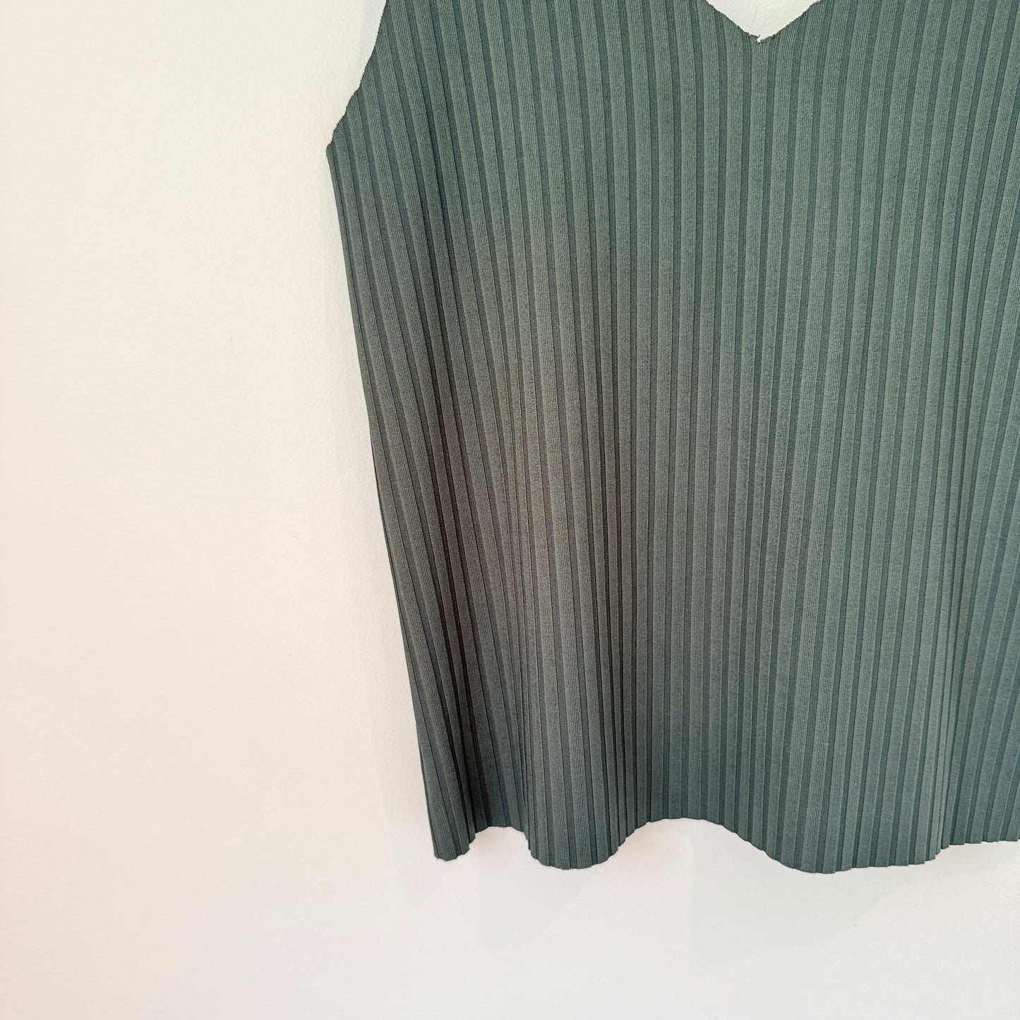 NET Collection Size S Sleeveless V-Neck Top