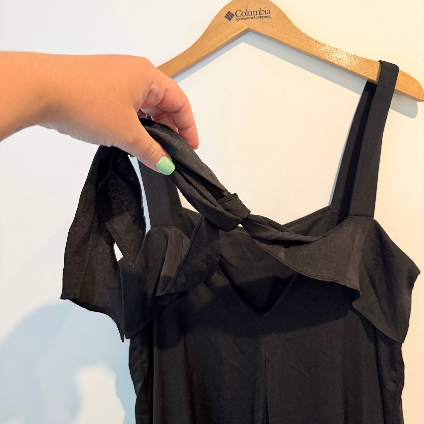 Banana Republic Size M Black Midi Dress