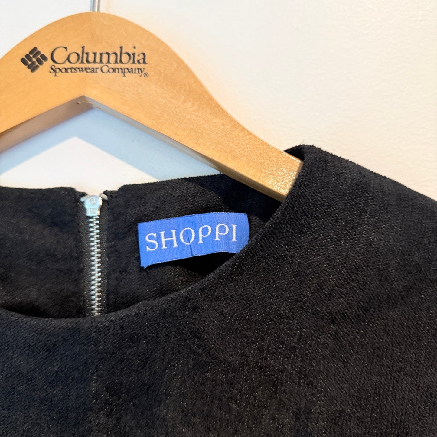 Shoppi Sequinned Sweatshirt | U/Arm to U/Arm 53cm