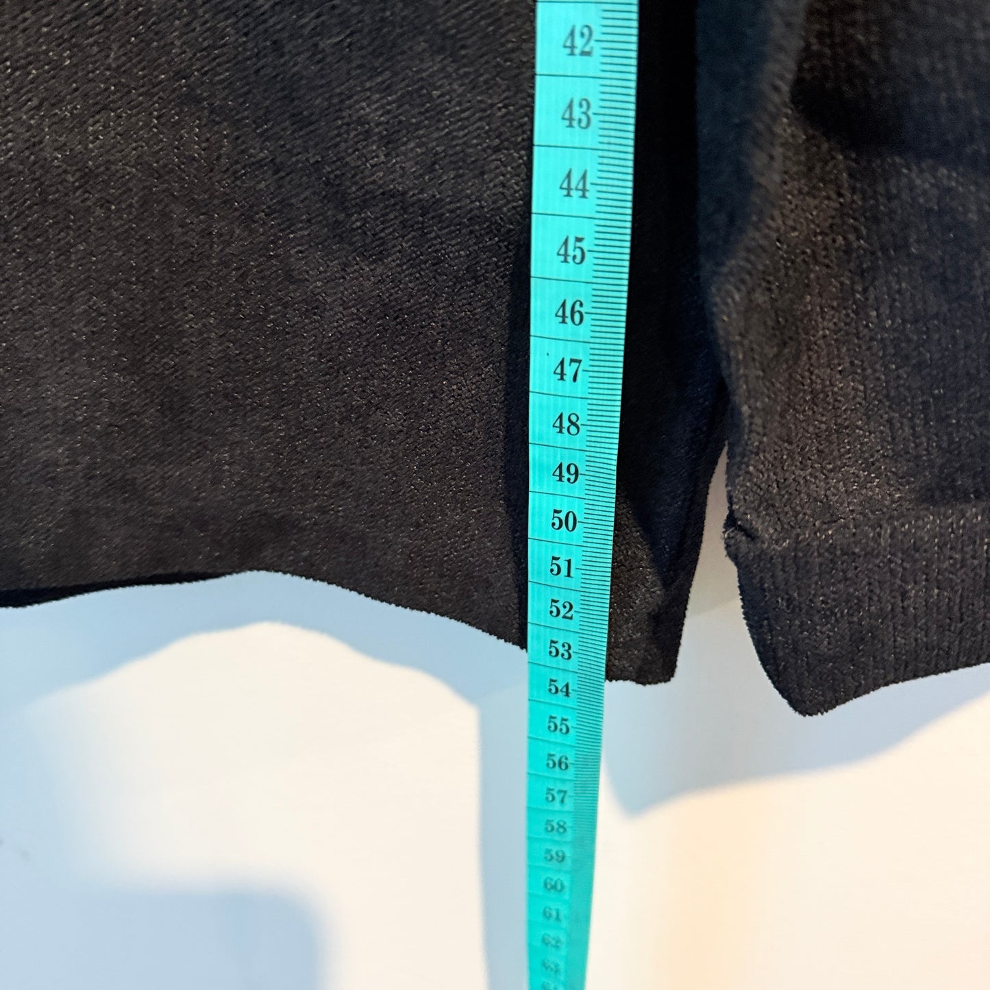 Shoppi Sequinned Sweatshirt | U/Arm to U/Arm 53cm