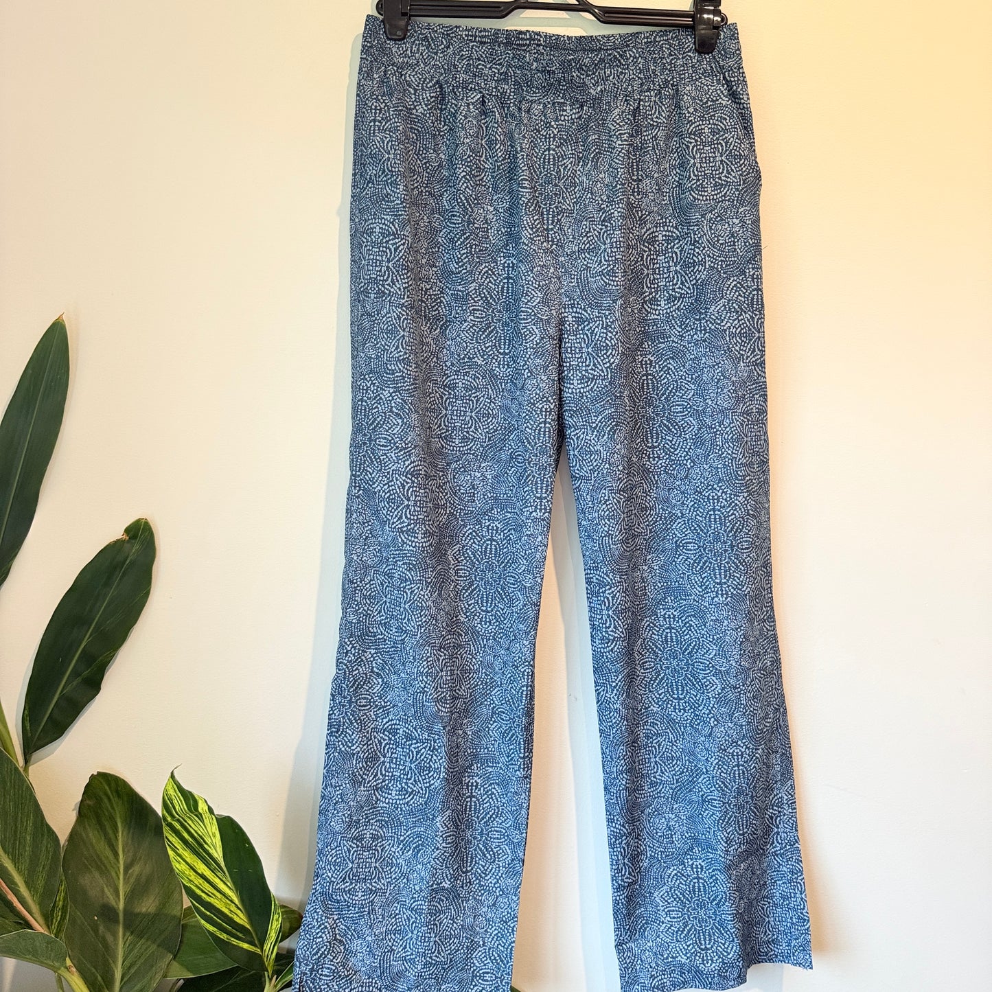 Rip Skirt Size M Blue Lightweight Pants