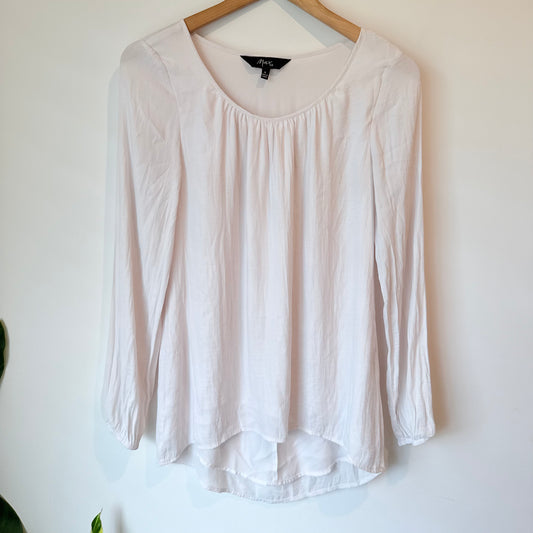 Max Size 8 White Long-Sleeved Top