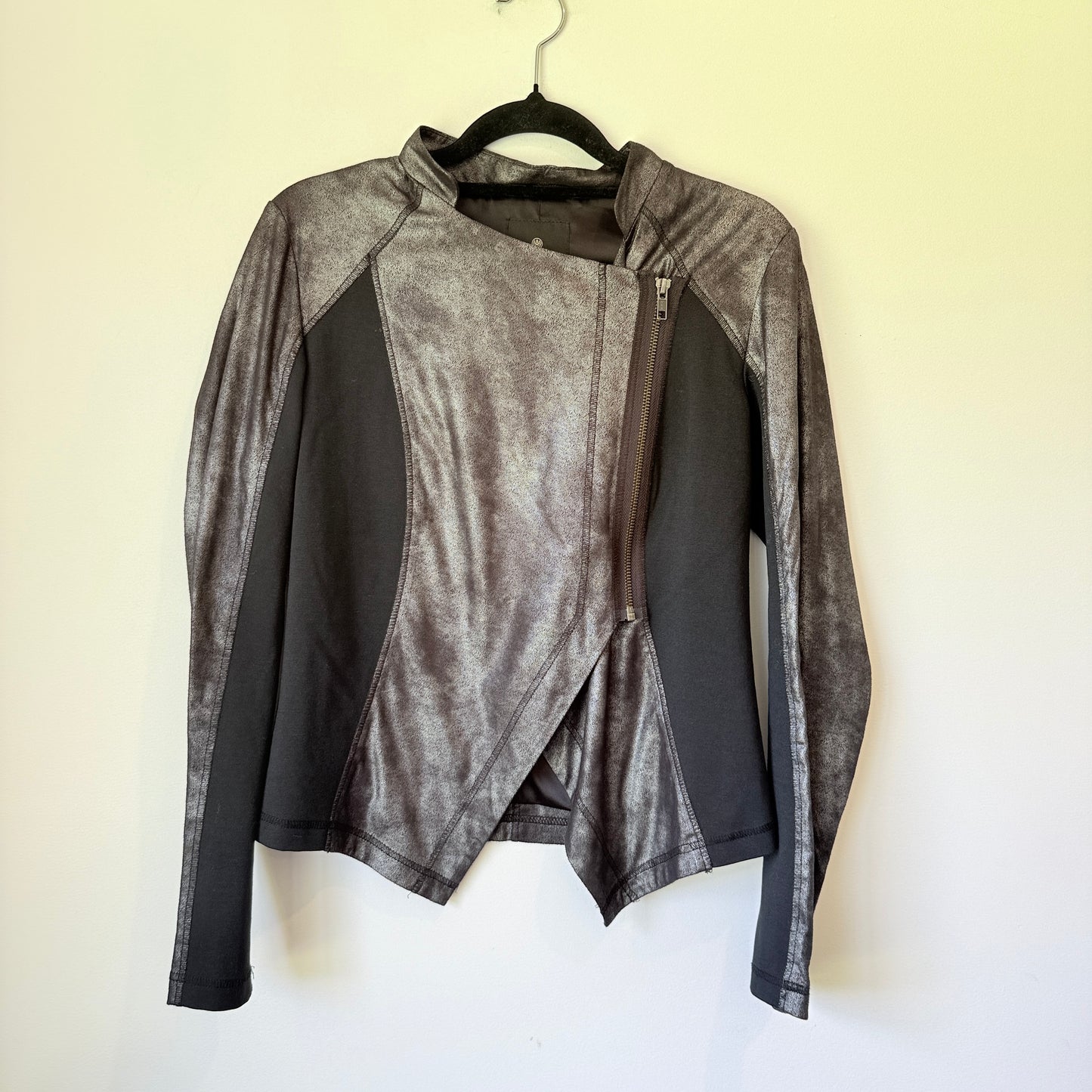 Sabine Size 10 Asymmetrical Zip Jacket