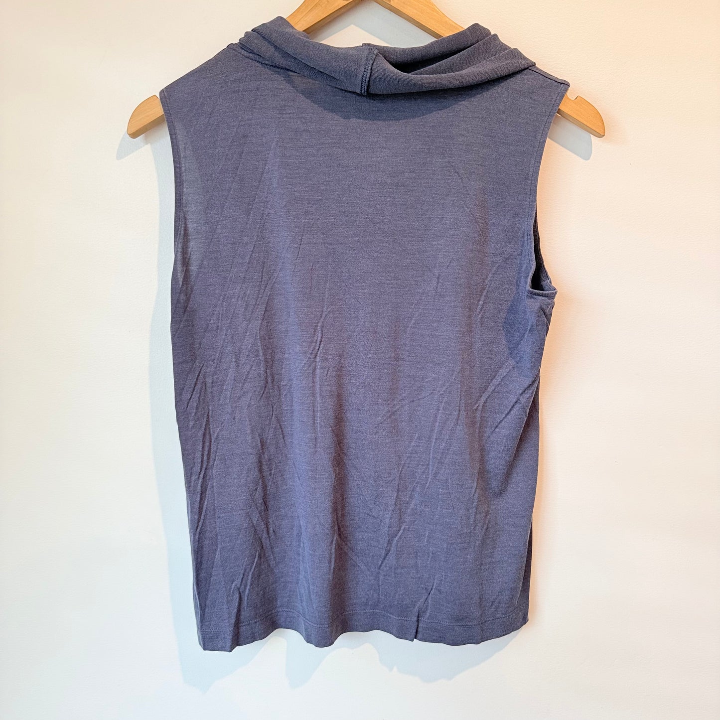 Jaeger Size M Gray Split Back 100% Silk Top