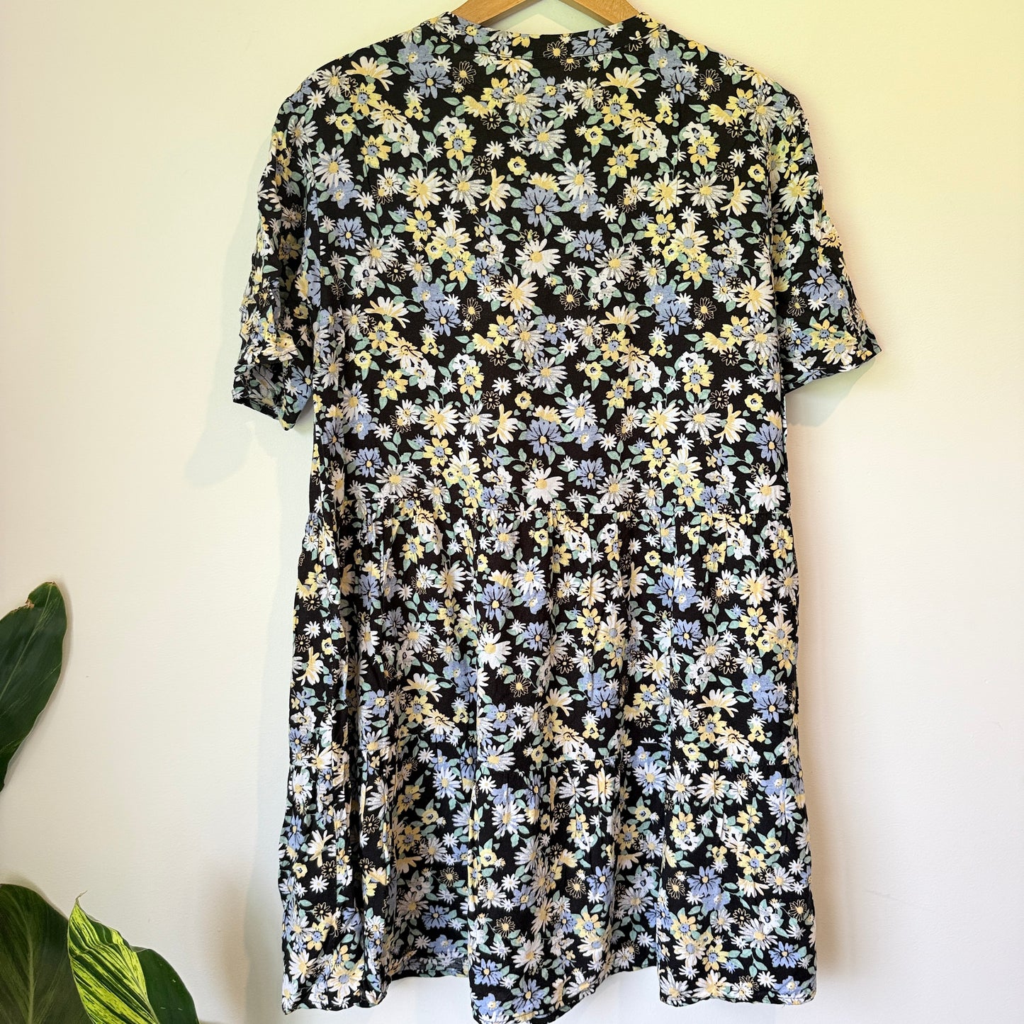 Anko Size 6 Floral Pattern Viscose Mini Dress