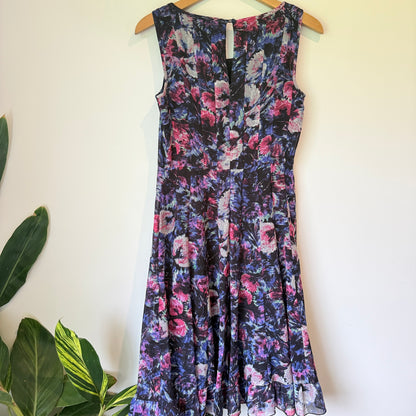 Jacquie E Size 6 Sleeveless Floral-Printed Dress